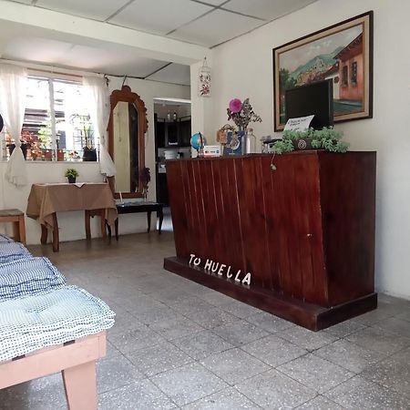 Huellas Hostal Antigua Екстер'єр фото