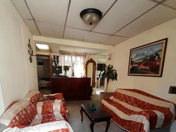 Huellas Hostal Antigua Екстер'єр фото