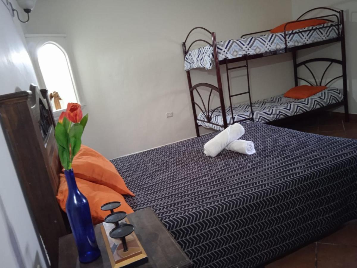 Huellas Hostal Antigua Екстер'єр фото
