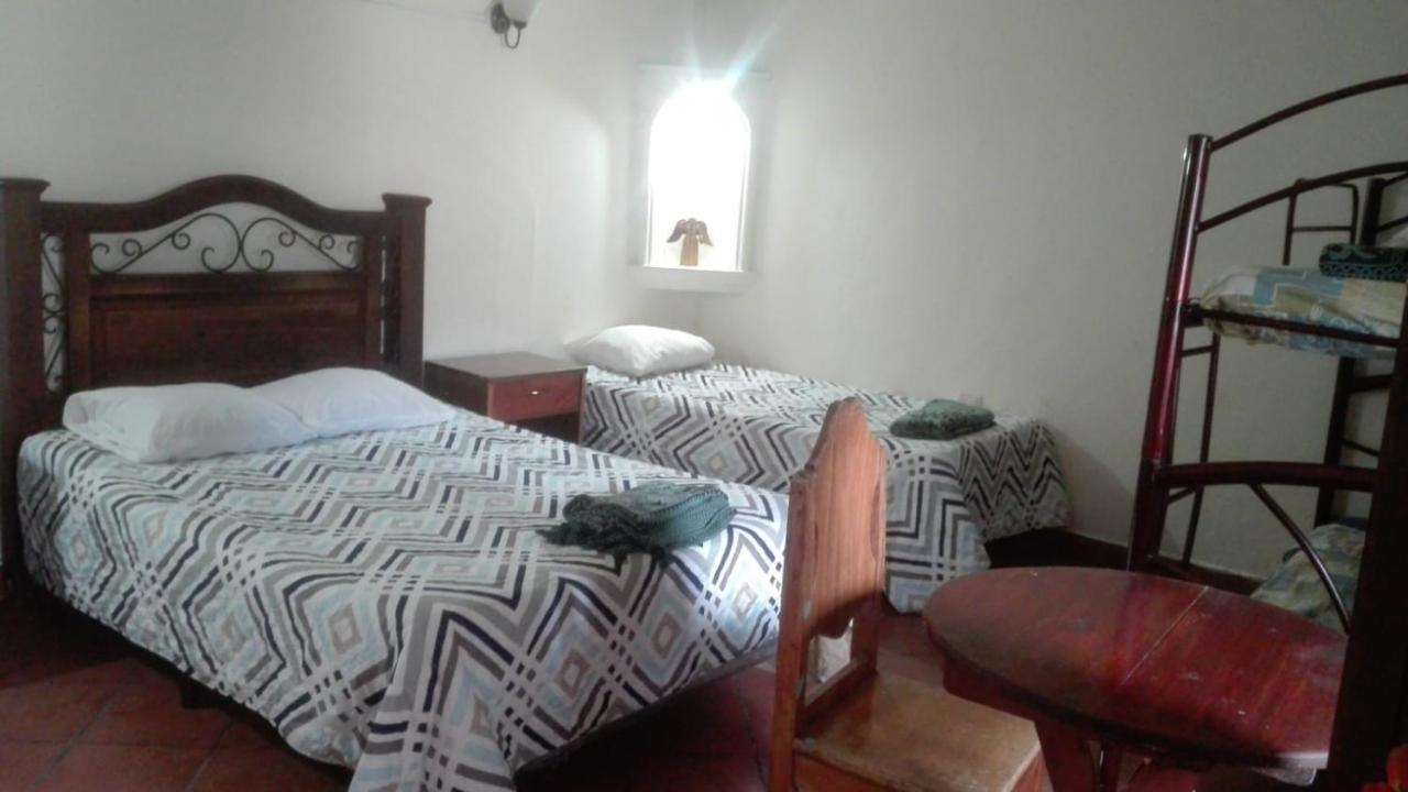 Huellas Hostal Antigua Екстер'єр фото