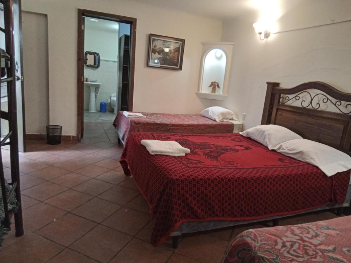 Huellas Hostal Antigua Екстер'єр фото